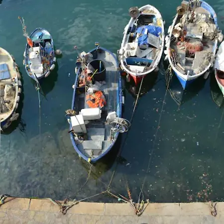Da Un'antica Dimora Di Pescatori Sul Porticciolo Διαμέρισμα *