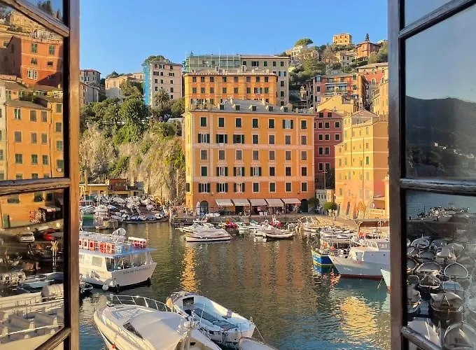 Da Un'antica Dimora Di Pescatori Sul Porticciolo Camogli