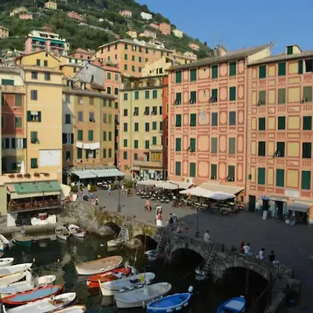 Da Un'antica Dimora Di Pescatori Sul Porticciolo * Camogli