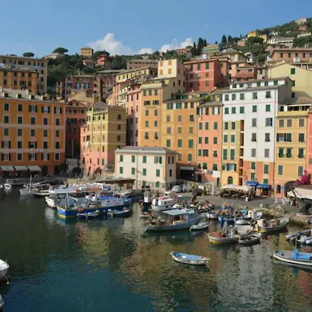 Da Un'antica Dimora Di Pescatori Sul Porticciolo