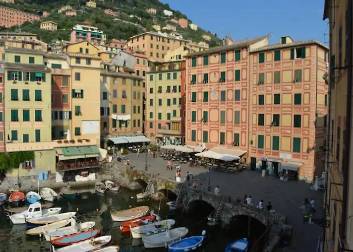 Da Un'antica Dimora Di Pescatori Sul Porticciolo * Camogli