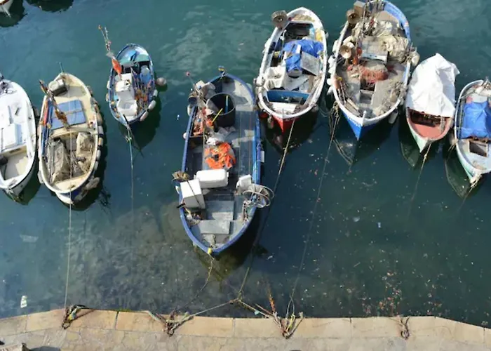 Da Un'antica Dimora Di Pescatori Sul Porticciolo Lejlighed *